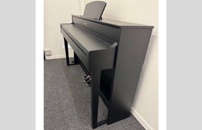 Yamaha CLP635 Digital Piano | Black Walnut Finish | UK Delivery In Days | Warranty | P/X | Finance Options | Includes Stool, Headphones | Used | Serial Number BCXJ01034 - Image 6